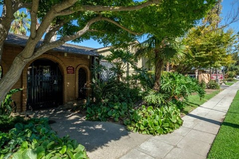 Exterior Walking Path at Casa Del Rio Apartments, Fresno, CA